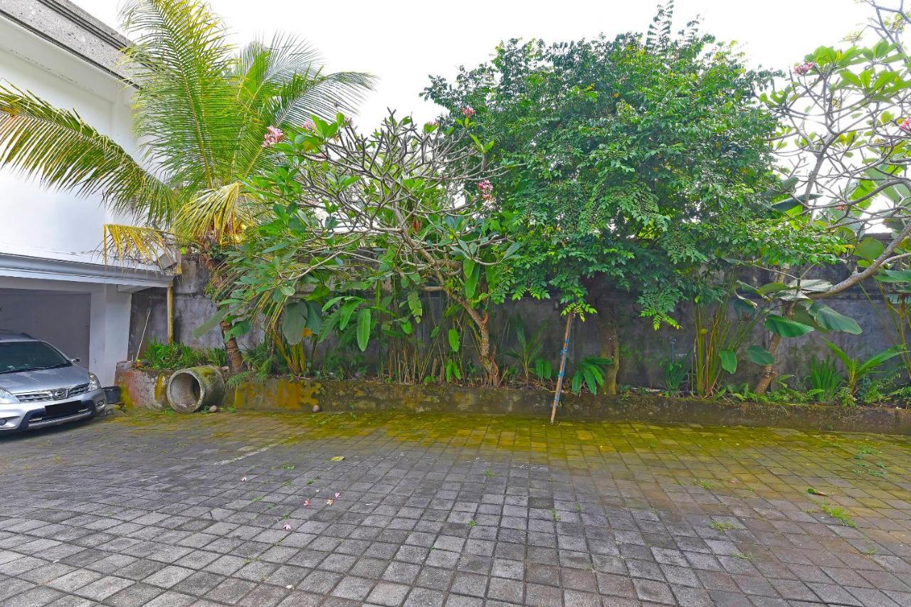 Oyo 90967 Soka Asri Guest House Darmasaba Exterior photo