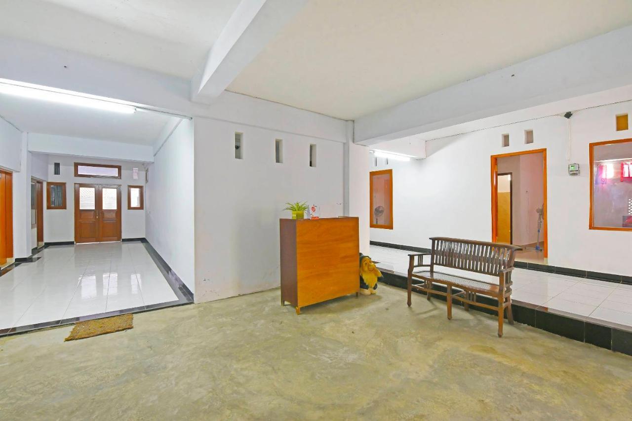 Oyo 90967 Soka Asri Guest House Darmasaba Exterior photo