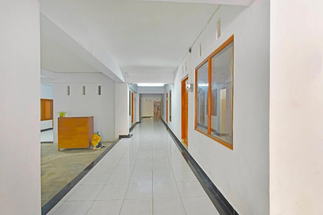 Oyo 90967 Soka Asri Guest House Darmasaba Exterior photo